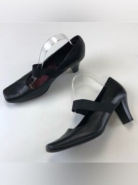 Aerosoles black leather square toe Mary Jane shoes size 10M elastic strap